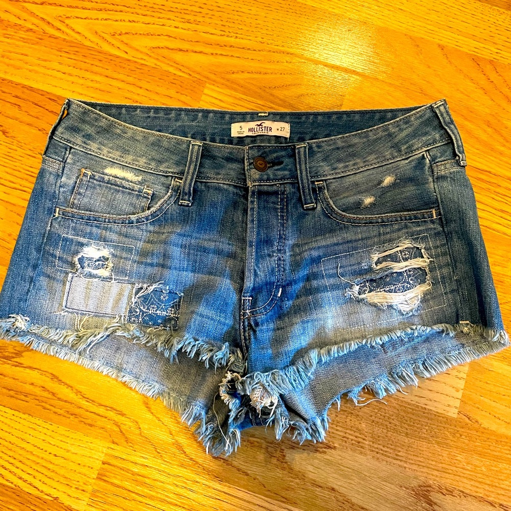 Hollister patchwork frayed shorts size 27 like new